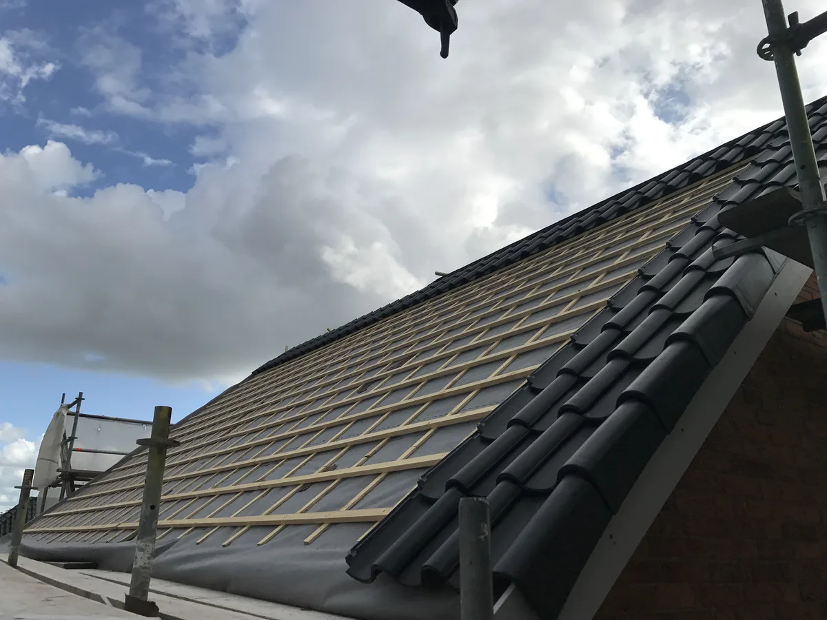 Dakrenovatie & Stucen buitengevel Rijsenhout, foto 8